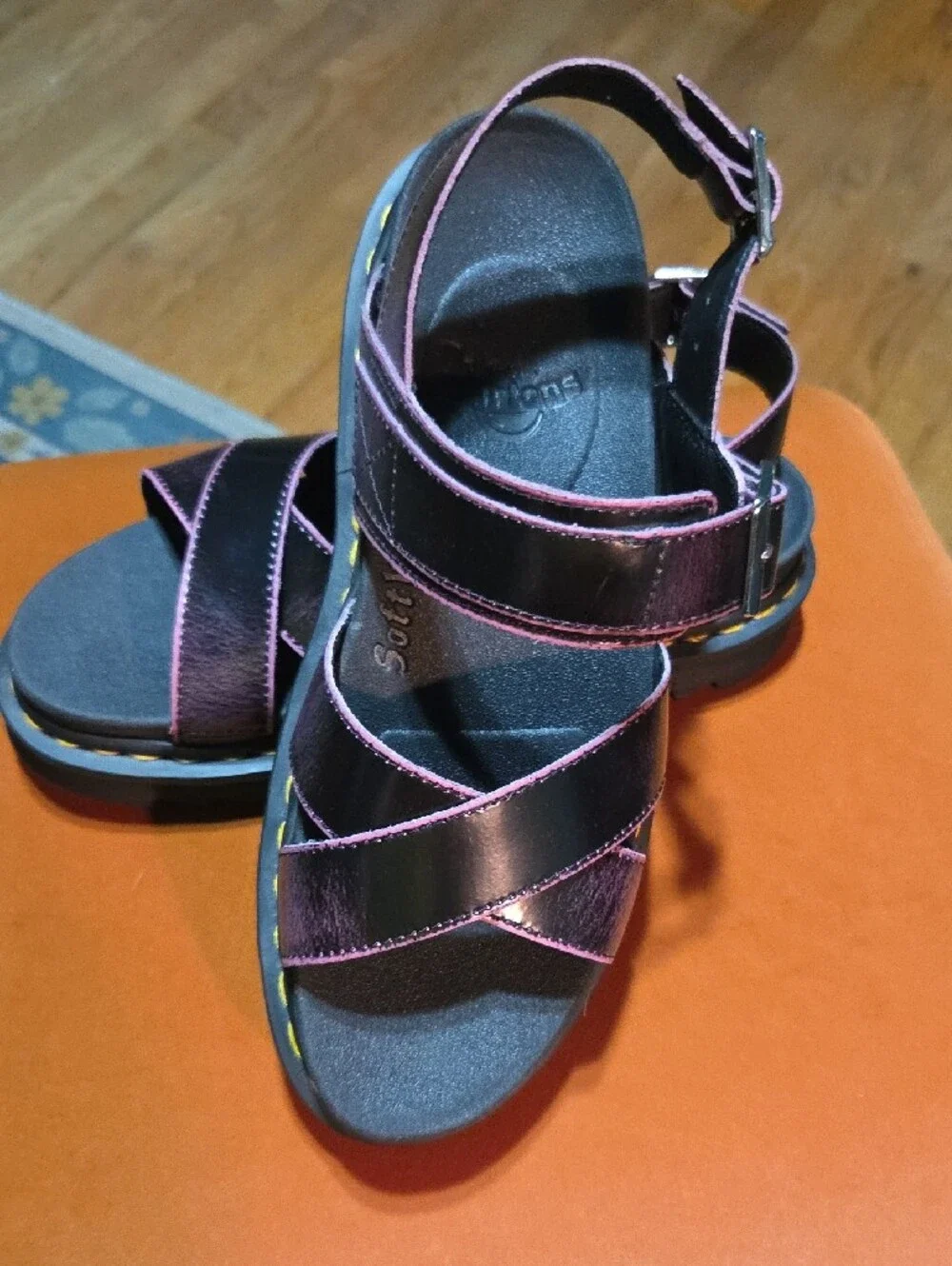 Dr. Martens Voss II Two Tone Vegan Rub Off Sandals - Black/Pink